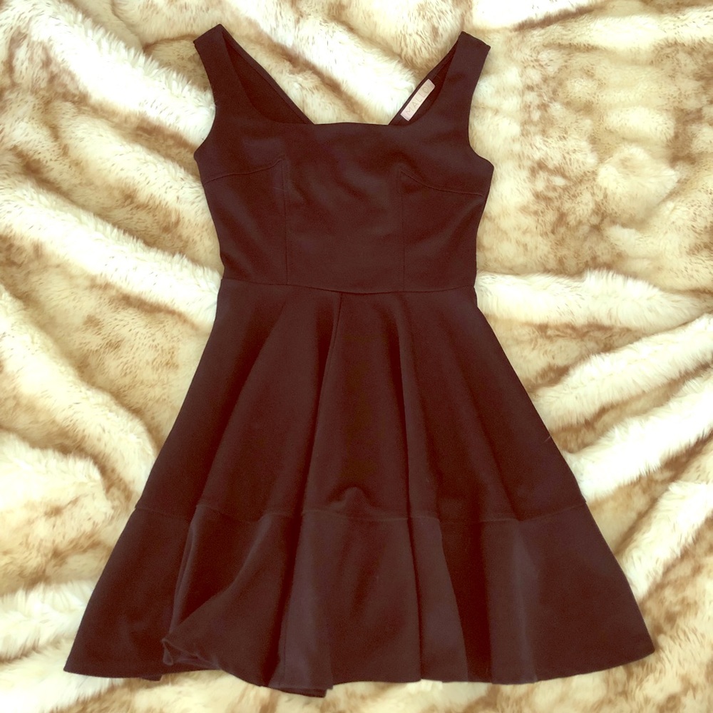 Black Sleeveless Cocktail Dress